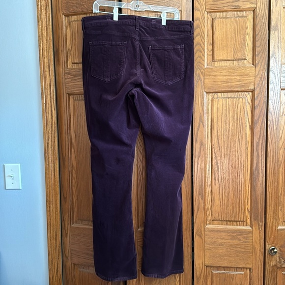 Prosperity bootcut corduroy pants. Burgundy. Size 33. - Picture 3 of 3